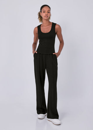 Women's Scoop Neck Tank Black