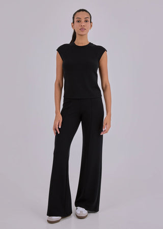 Women Effortless Raglan Tee Black